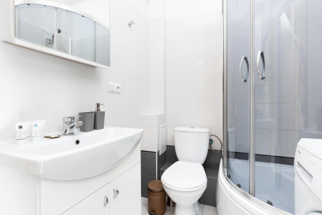 Apartments City Center Krucza By Renters Warschau Buitenkant foto